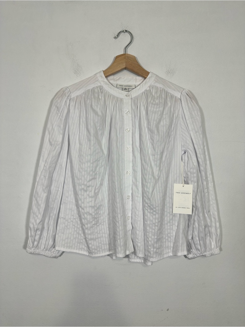 NWT Free Assembly Womens Cotton Top XS White Casual Classic Vacation Office Min